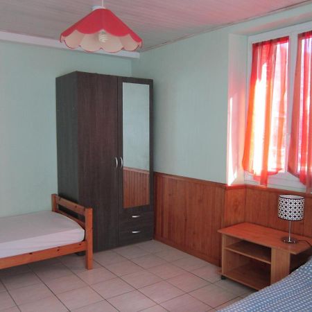 Appartement Rdc Maison De Village Savignac-les-Ormeaux ภายนอก รูปภาพ