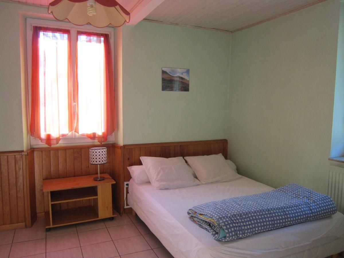 Appartement Rdc Maison De Village Savignac-les-Ormeaux ภายนอก รูปภาพ