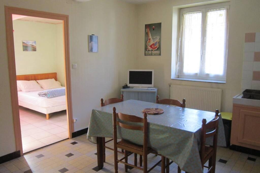 Appartement Rdc Maison De Village Savignac-les-Ormeaux ภายนอก รูปภาพ