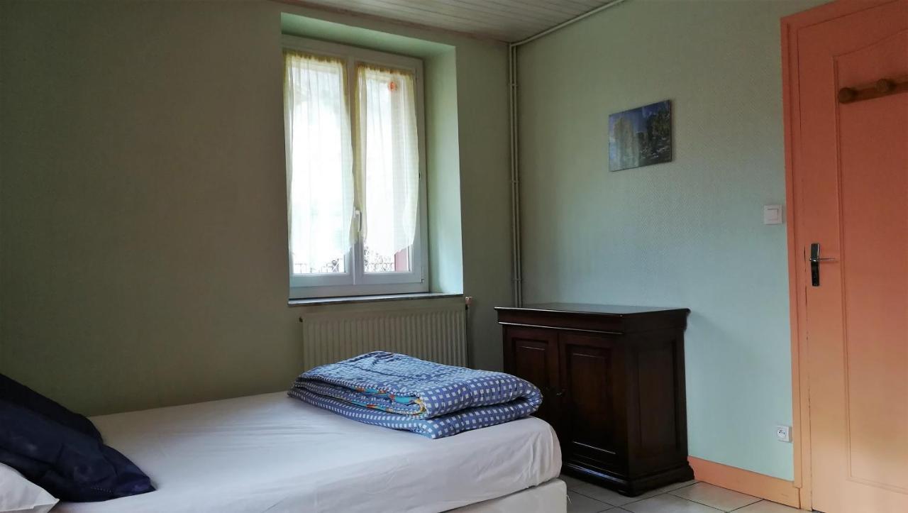 Appartement Rdc Maison De Village Savignac-les-Ormeaux ภายนอก รูปภาพ